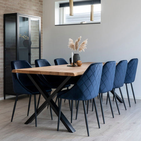Lyst eikebord med bølgekant og krydsformede stålben, 240 cm kvadratisk format