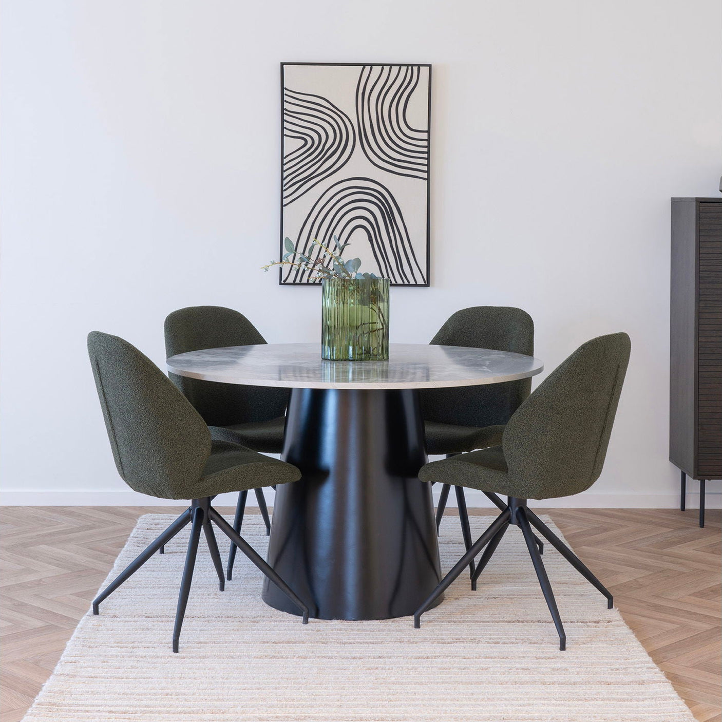 Rundt spisebord med grå marmorlook og sort understel, 120 cm kvadratisk, billede

