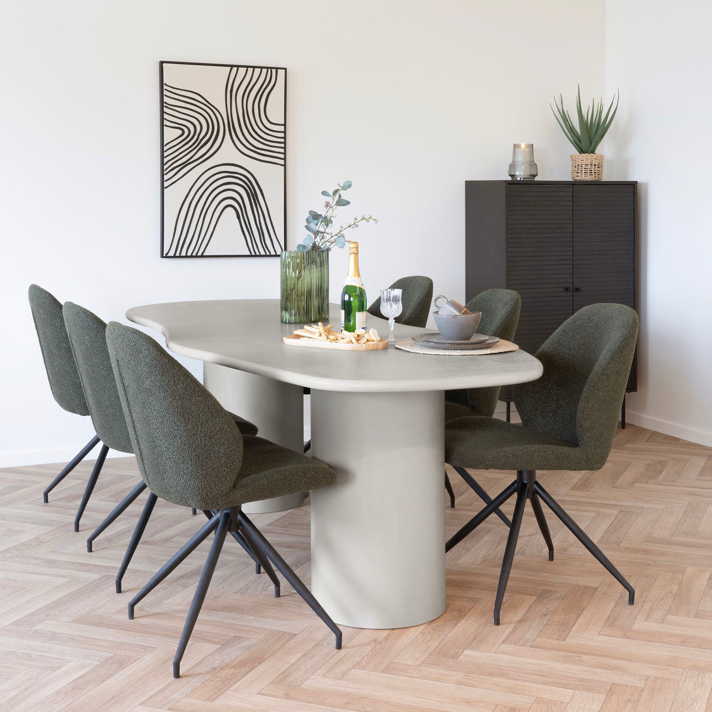House Nordic Maranola spisebord i moderne nordisk design med plass til hele familien.