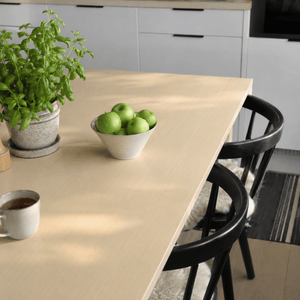 Selvklebende kontaktplast med naturtro trelook