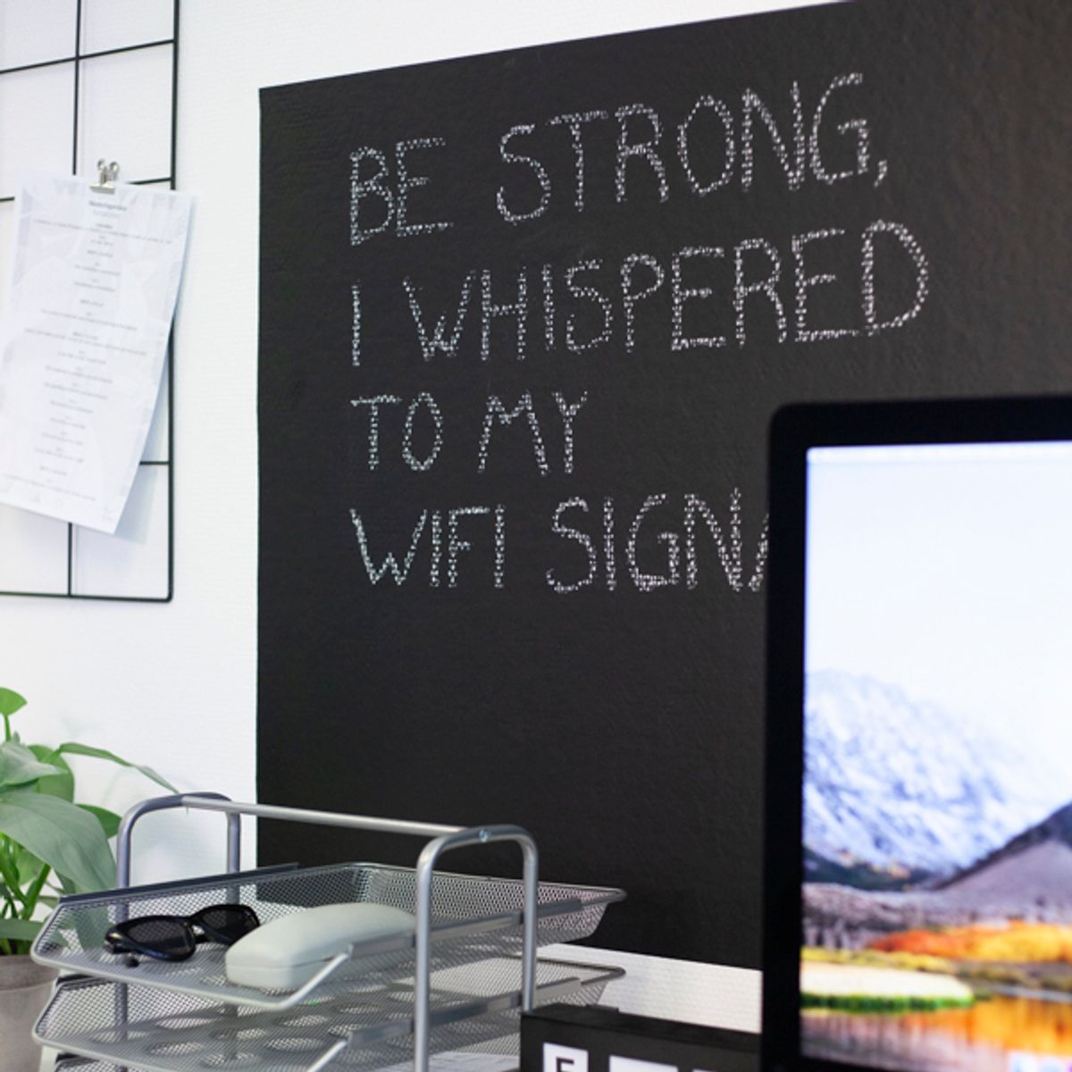 Prov: Whiteboardfolie svart kontaktplast