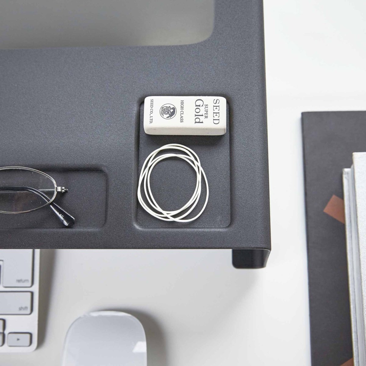 Monitor stativ sort 59 x 24 x 8 cm - Lindas Dekor