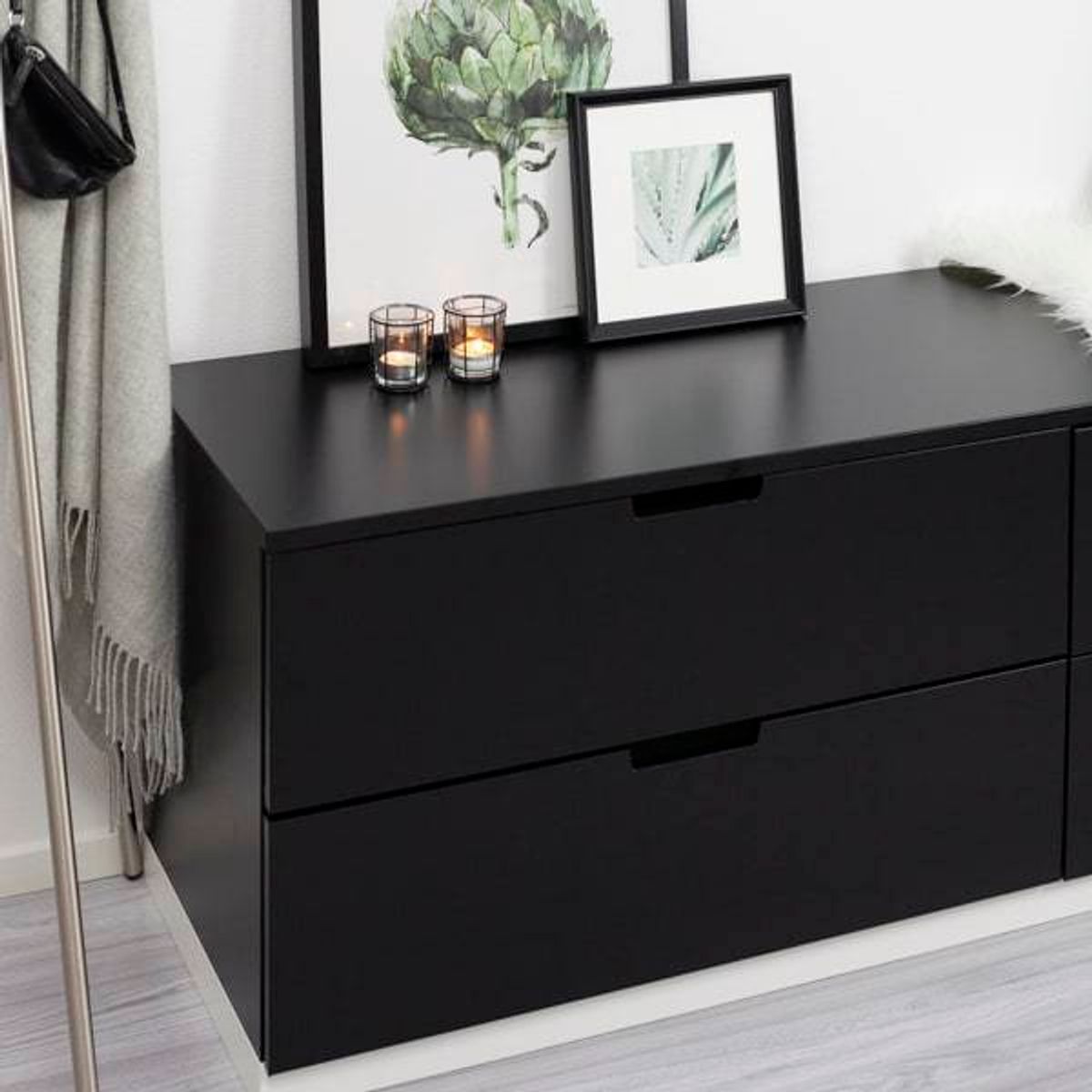 Prov: Uni Matt svart kontaktplast