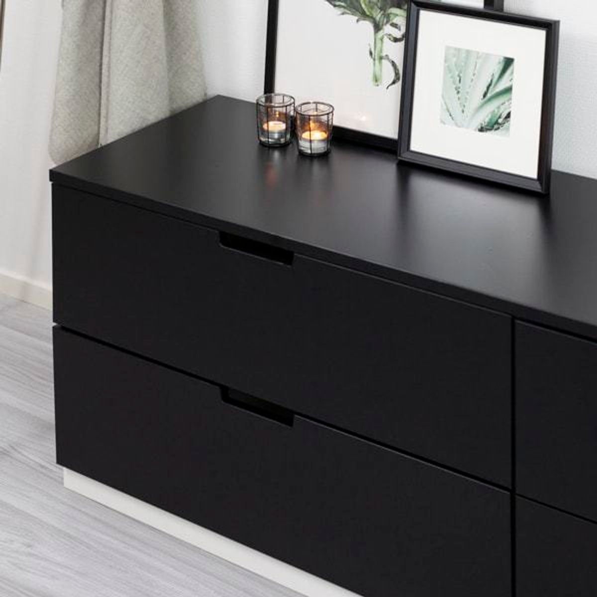 Prov: Uni Matt svart kontaktplast