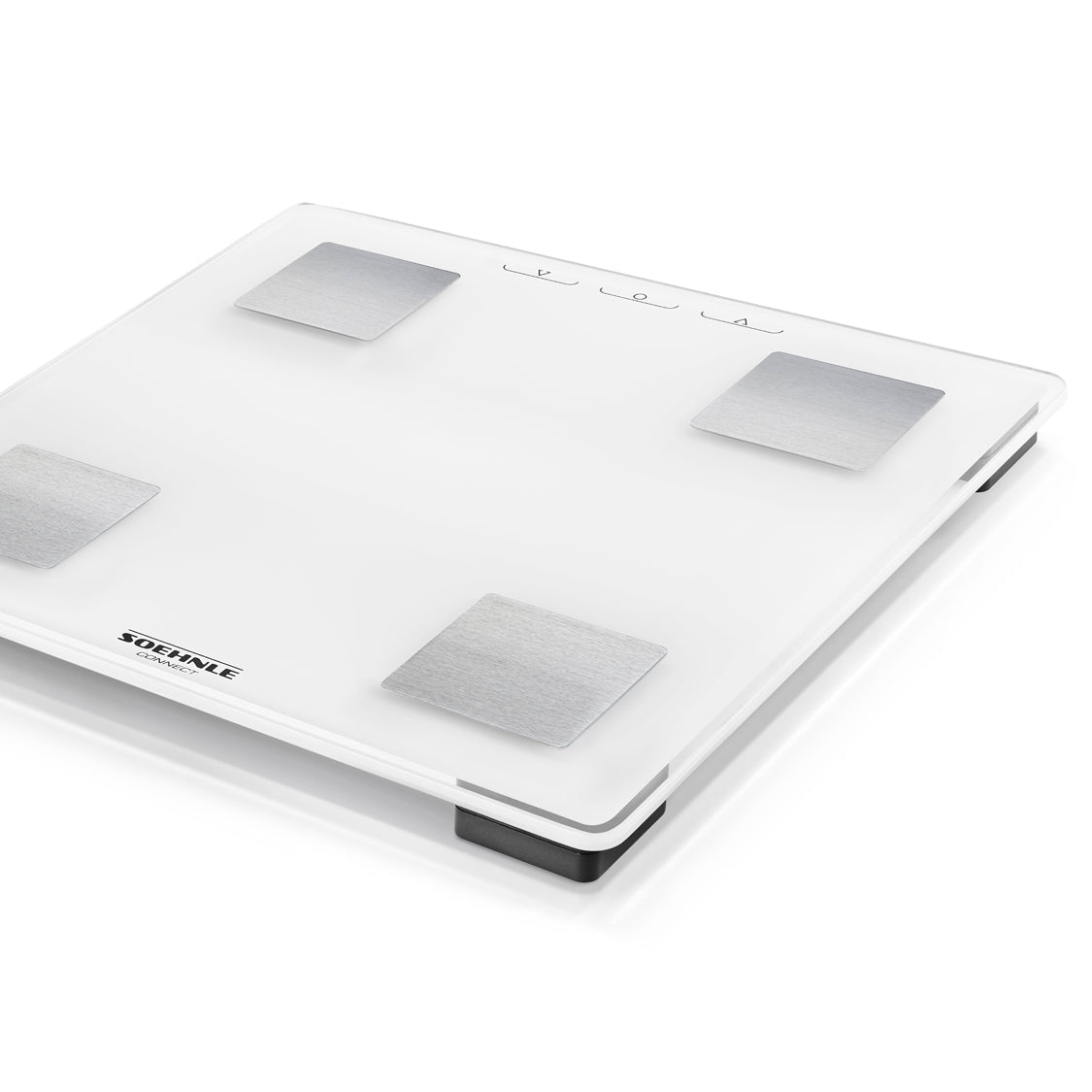 Person står på Shape Sense Connect Lite analysevekt