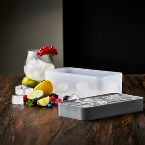 oppbevaringsboks med isbiter klar til bruk