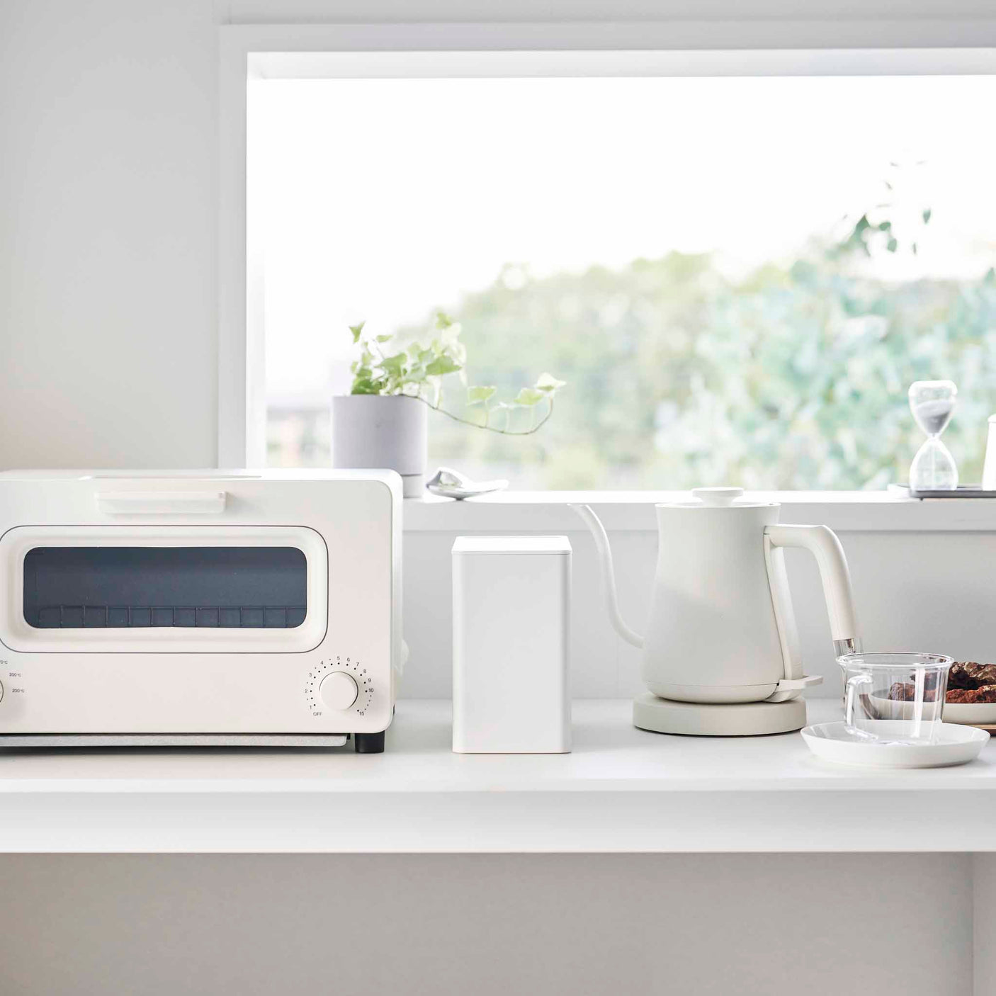 Oppbevaringsboks til kaffefilter og kapsler hvit 1,9L - Lindas Dekor