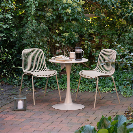 Branson dining chair vist forfra i lys sandfarge