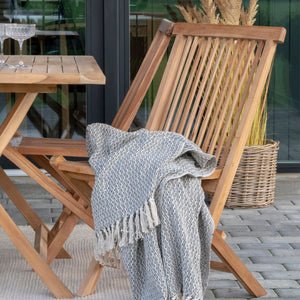 Spisestol utendørs i naturtre til balkong og terrasse