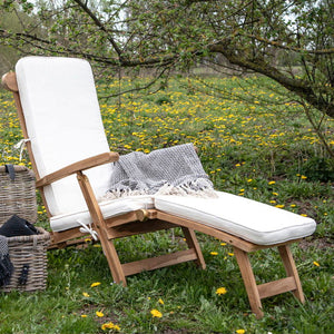 Arrecife loungestol med fotdel og hvit sittepute