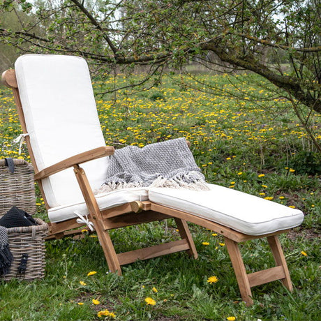 Arrecife loungestol med fotdel og hvit sittepute