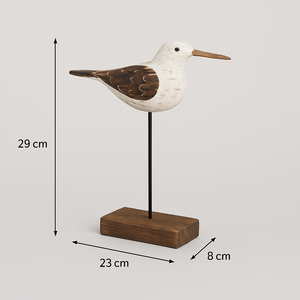 Håndmalt dekorativ måke på trebase mot nøytral bakgrunn, vist med mål 29×23×8 cm.