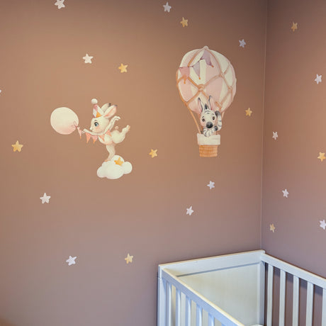 Klistermärke med kanin på moln