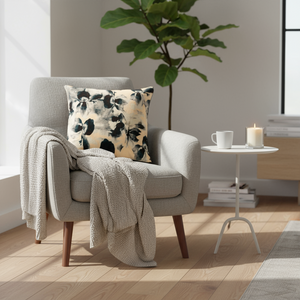 Dekorativ pute i akvarellstil blå nyanser