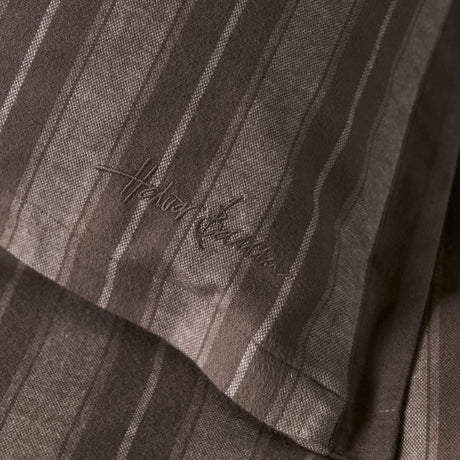 Mykt sengesett i flanell fra Halvor Bakke med klassiske striper