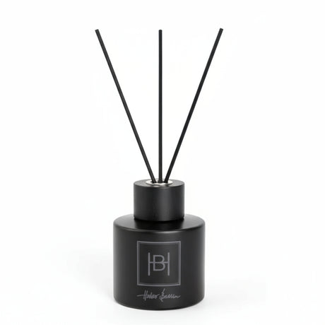 Eksklusive duftpinner i sort glass fra Halvor Bakke