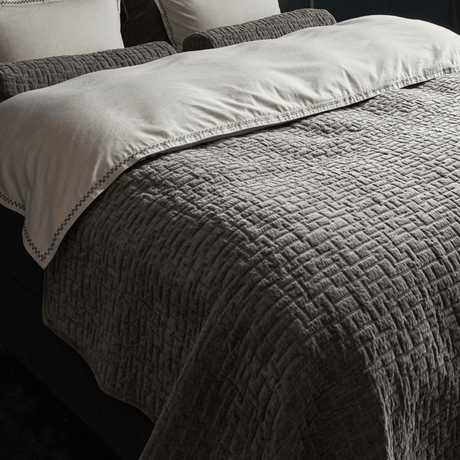 Halvor Bakke Trae sengesett Muldvarp 140 x 220 cm - Lindas Dekor