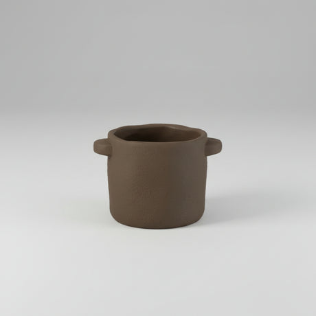Betongpotte i mørk brun sement, liten Gustave-potte 18 cm for grønnplanter