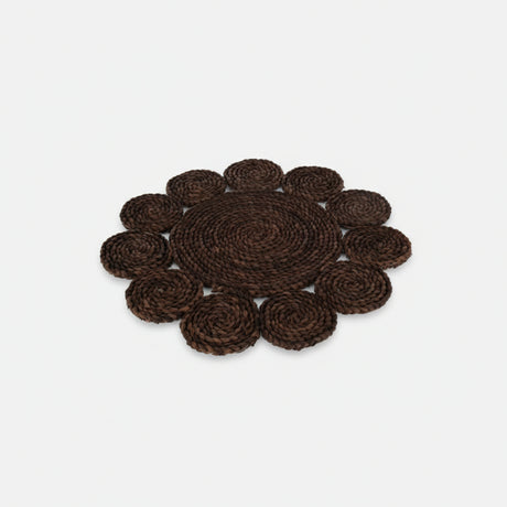 Bordskåner rund maisblad mørk brun, 36 cm med blomstermønster håndlaget