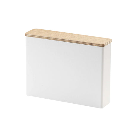 Hvit kaffefilterholder i stål med slank form til kaffestasjon