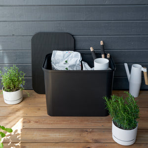 Romslig resirkuleringsbøtte til pant, papp og plast i hjemmet