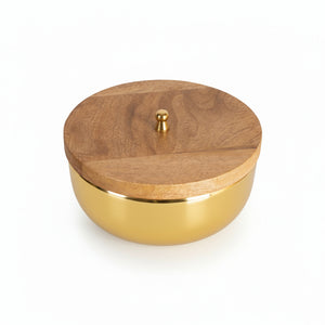 gullfarget metallskål med trelokk 14,5 cm