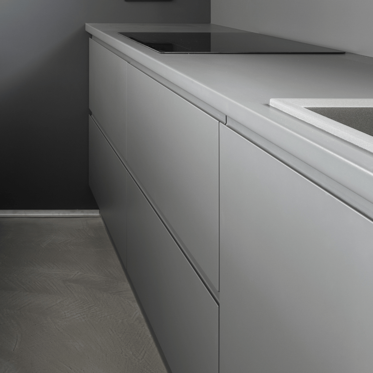 Prov: Premium molnig grå kontaktplast