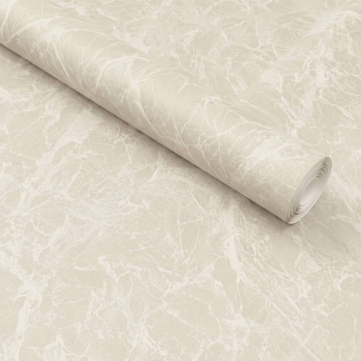 Rull med Limestone crema kontaktplast, kremhvitt kalksteinsmønster med myke lyse årer