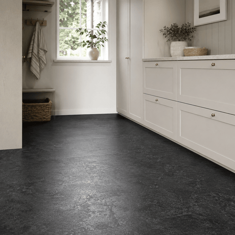 Selvklæbende gulvflis i størrelsen 45,7 x 45,7 cm