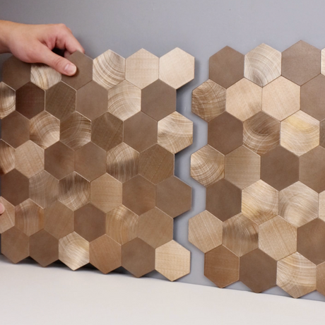 Oppsett av selvklebende bronsefliser i sekskantform