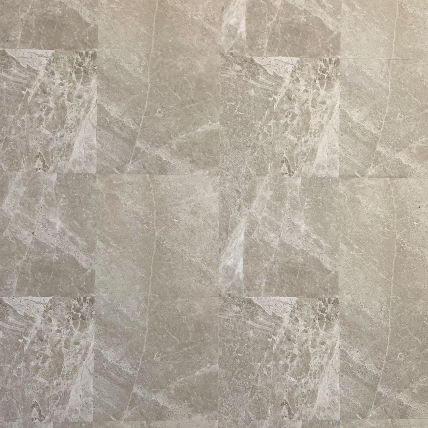 Exempel: Limebeige självhäftande plattor