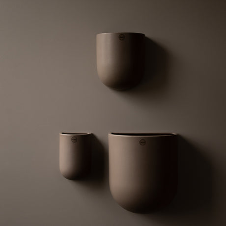 DBKD Cut XL keramisk veggpotte dust - vanntett potte til vegg