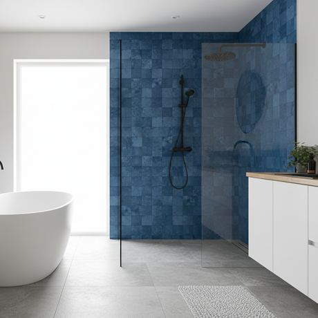 Blå selvklebende fliser til kjøkken og vaskerom i matt finish