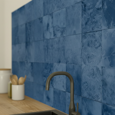 Bodø blå fliser brukt på bad med frisk blå overflate