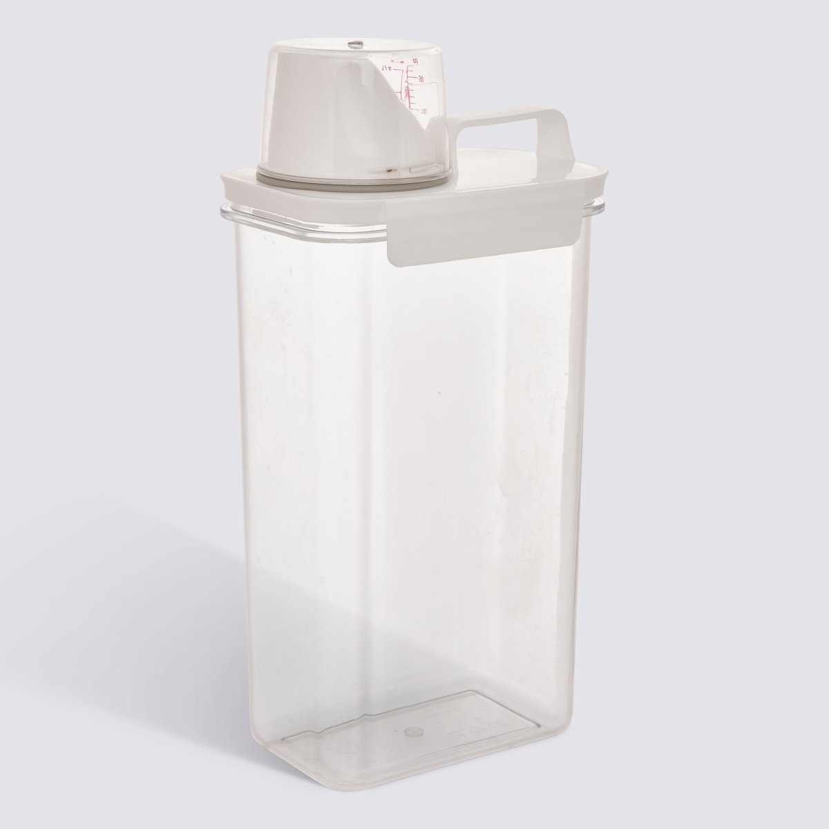 Vaskemiddelflaske med målebeger Lino 2,3 l – i miljø