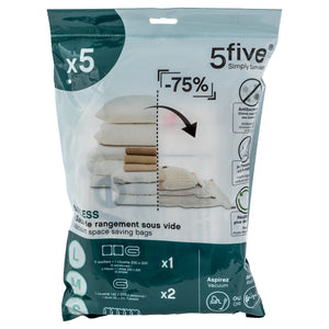 5 pk vakuumposer fra 5Five Simply Smart vist med komprimerte tekstiler for plassbesparende oppbevaring.