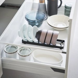 Plassbesparende skålstativ til hylle, skuff eller benk