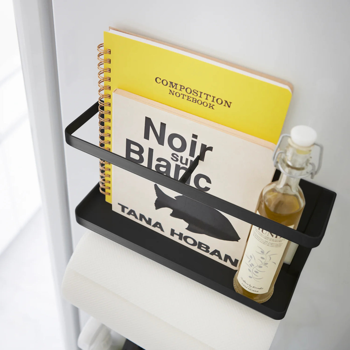 Magnetisk sidehylle til kjøleskap for folie, papir og redskaper