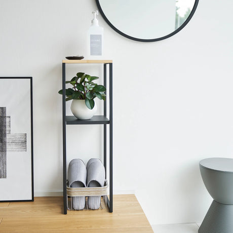 Dekorativ oppbevaringshylle med plass til planter og interiørdetaljer