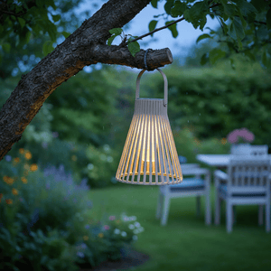 Solarlykter med LED lys og åpent metallmønster