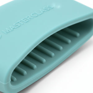 Lyseblå silikonhåndtakstrekk fra MasterClass på grytehåndtak – beskytter mot varme

