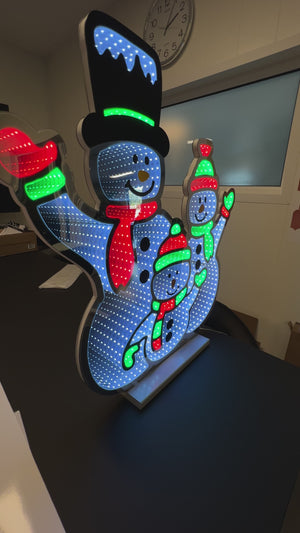 Infinity speil snømenn med LED-lys og 3D-effekt – moderne julepynt i klassisk design med røde og grønne detaljer.