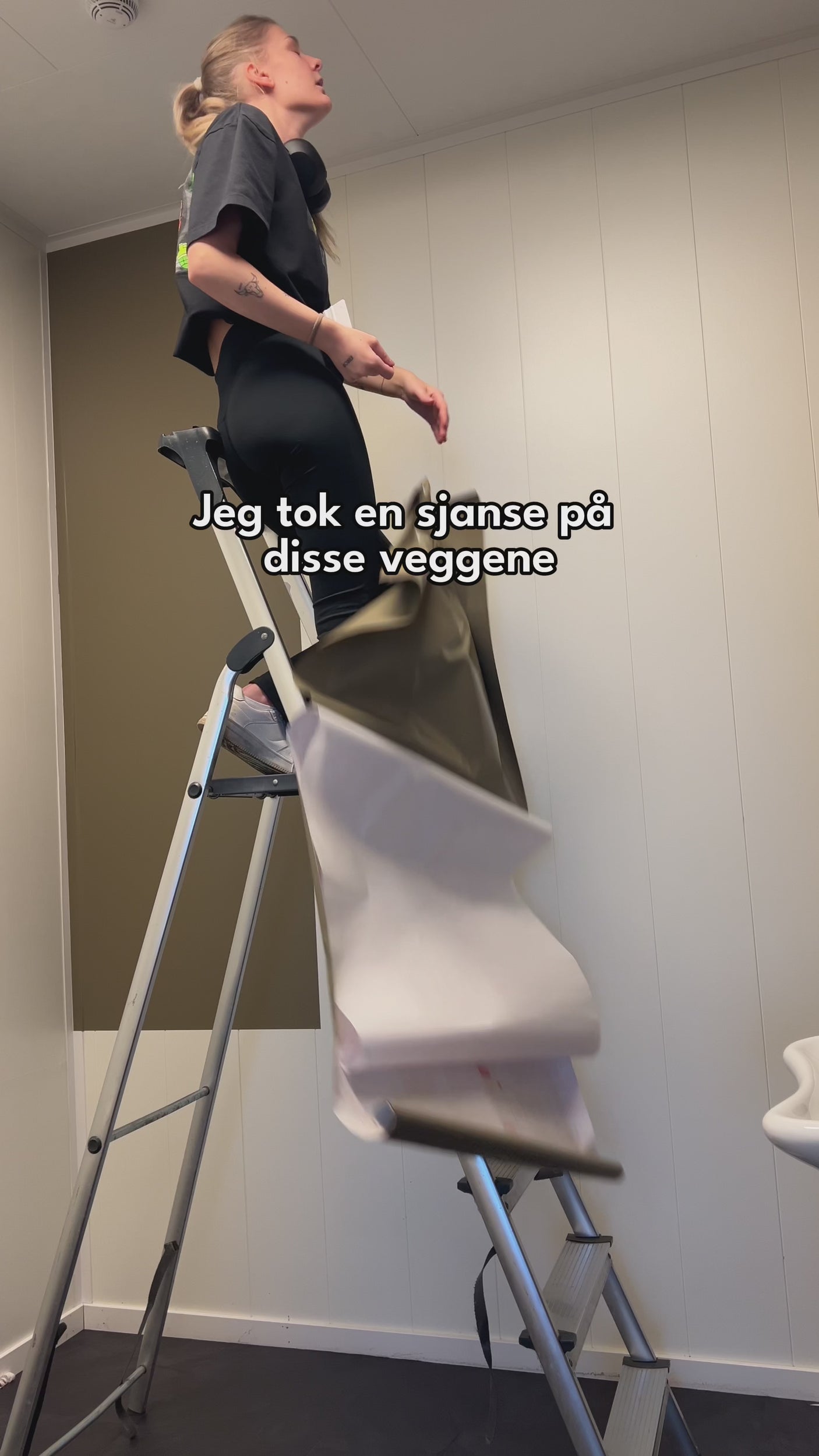Premium Limewash antrasitt kontaktplast