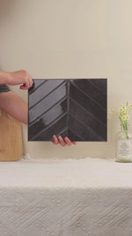 Evelina svarta självhäftande väggplattor