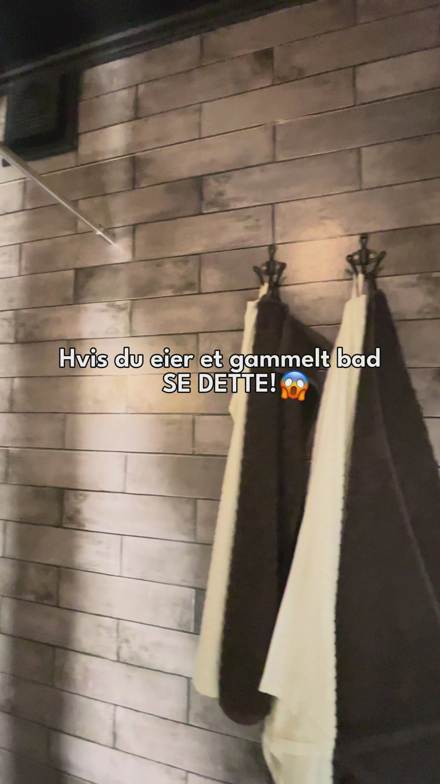 Athena självhäftande kakel i vit marmor