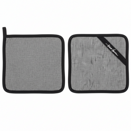 Klassiske sorte grytekluter med hempe til oppheng