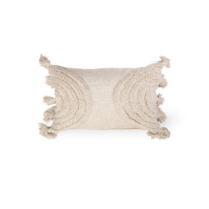 Putetrekk Boho Harmony er et stilfullt putetrekk i en myk beige kremet farge. Perfekt for å skape en dempet og lun følelse i hjemmet eller på hytten. 
