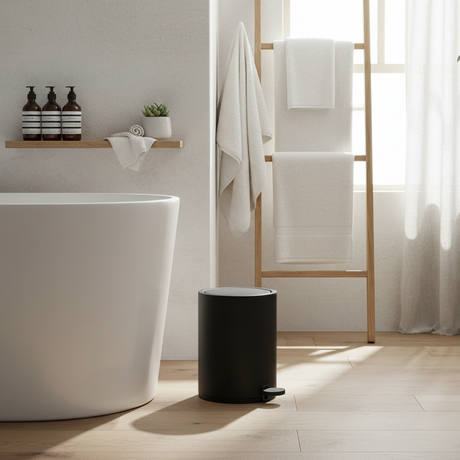 Søppelbøtte i nordisk baderom