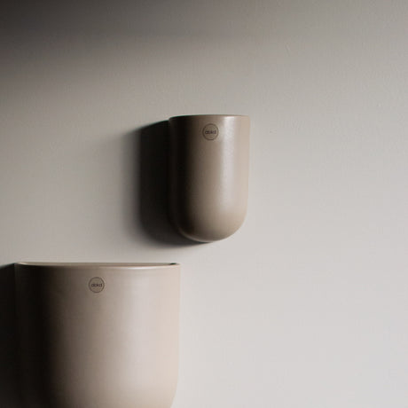 DBKD Cut veggpotte M dust - skandinavisk veggmontert plantepotte