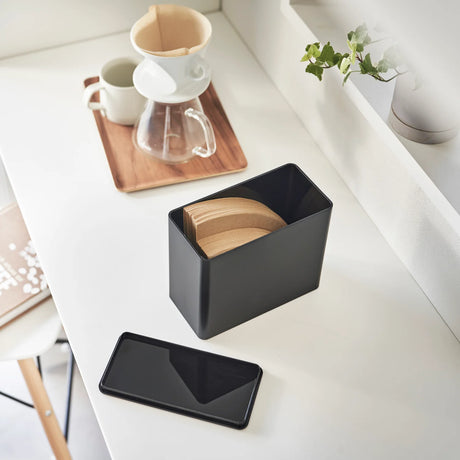 Praktisk filterboks til kaffe med plass til omtrent 200 kaffefilter